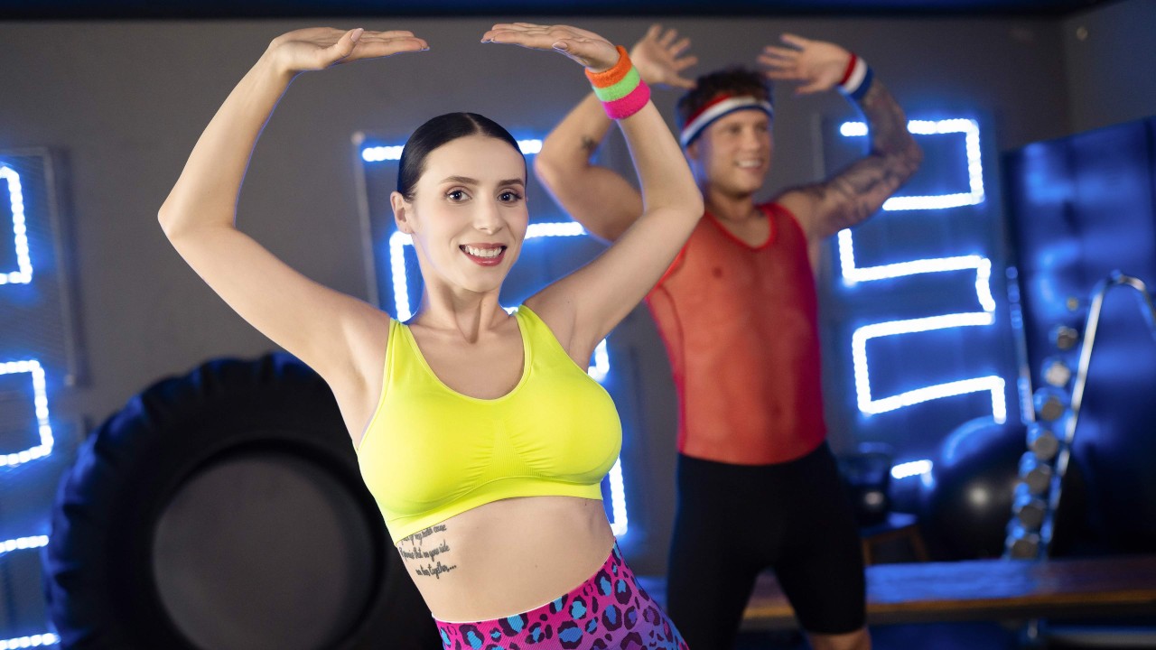 FitnessRooms-Nelly Kent, Liam Salvatore-Dance coach works a big hard muscle